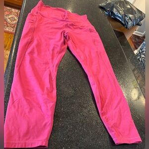 Never worn Lululemon Athletica women’s pocketed Allign leggings.